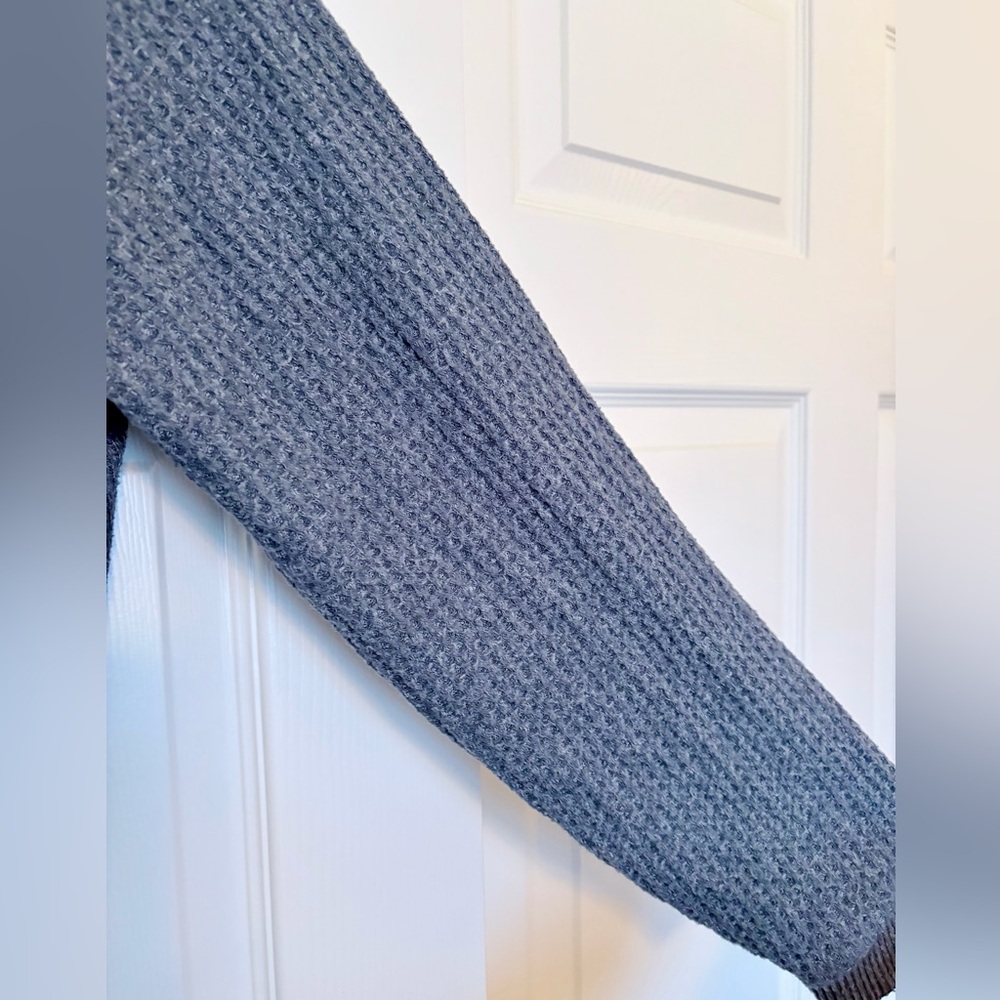 American Eagle Blue-Gray Knit Cropped Sweater — Size S - Picture 4 of 5